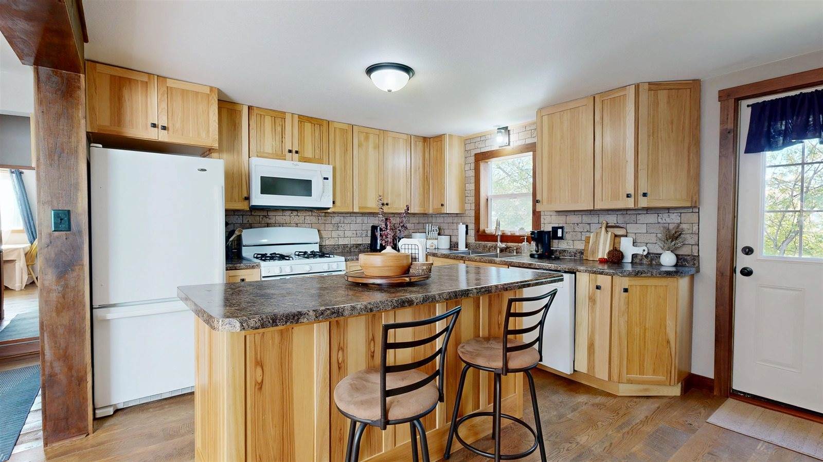 404 Division, Ontario, WI 54651