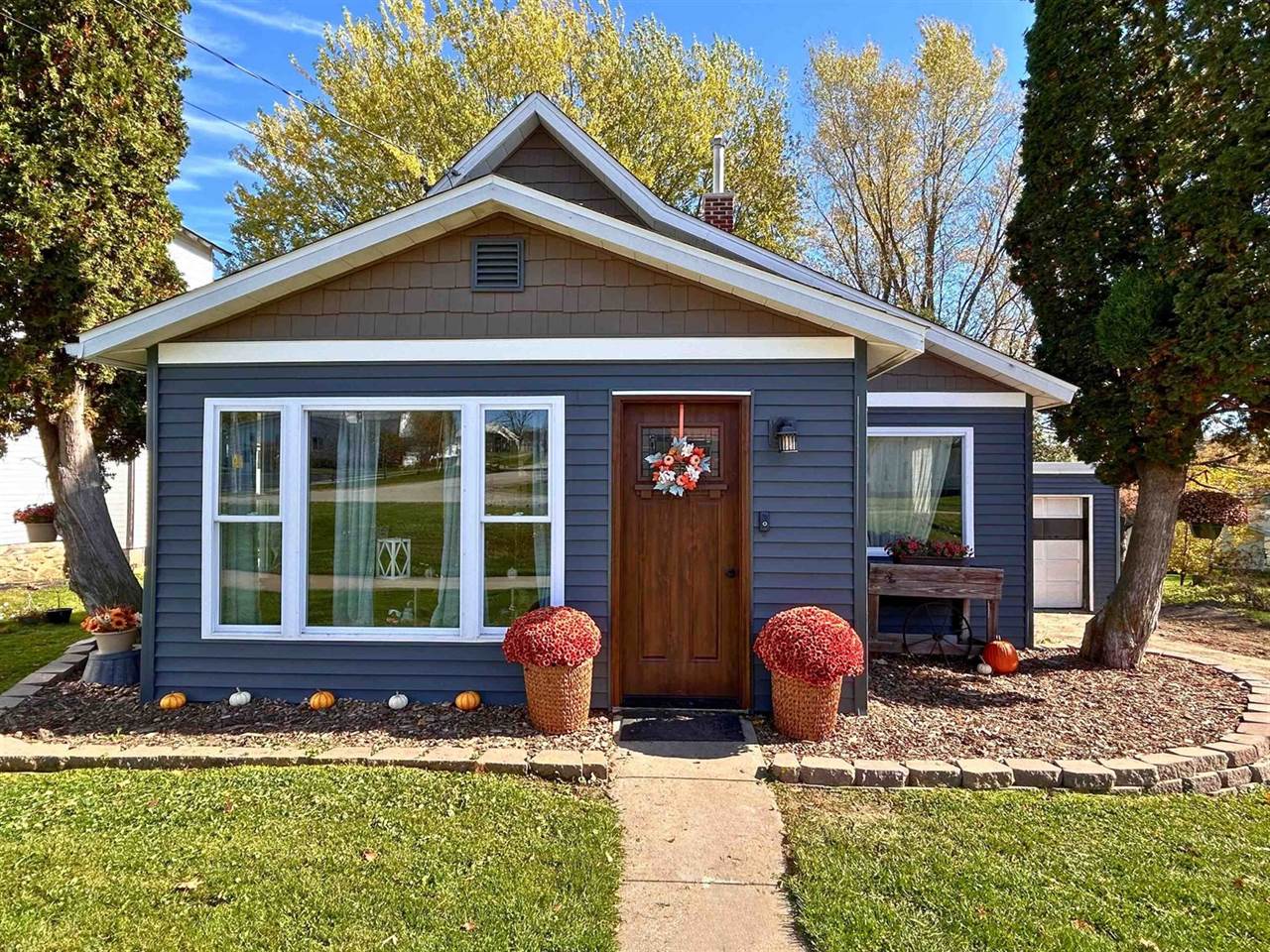 404 Division, Ontario, WI 54651