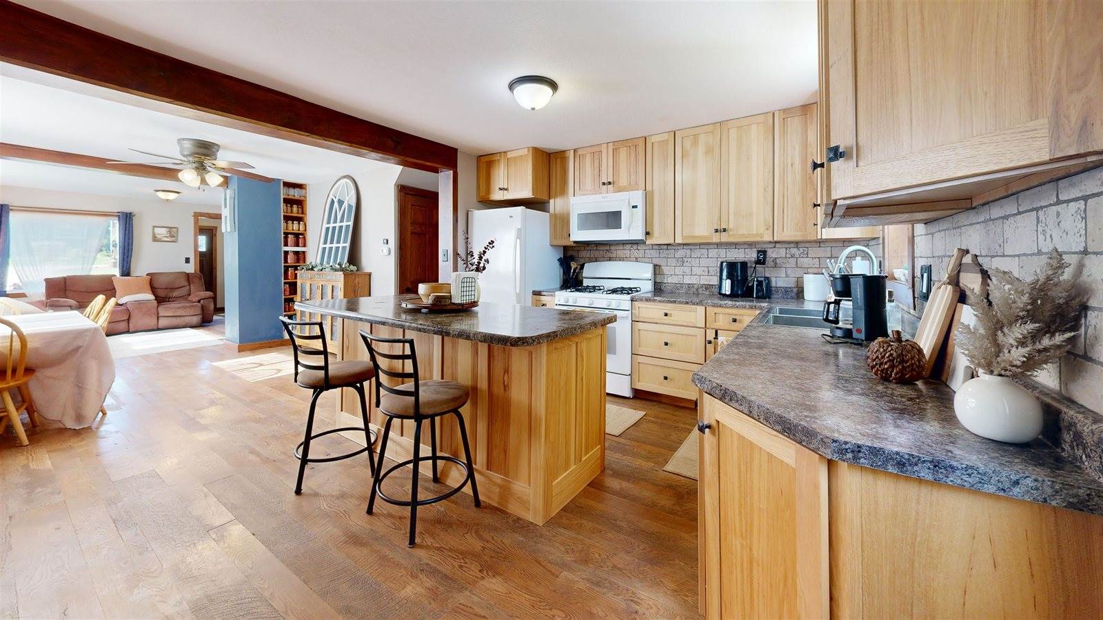 404 Division, Ontario, WI 54651