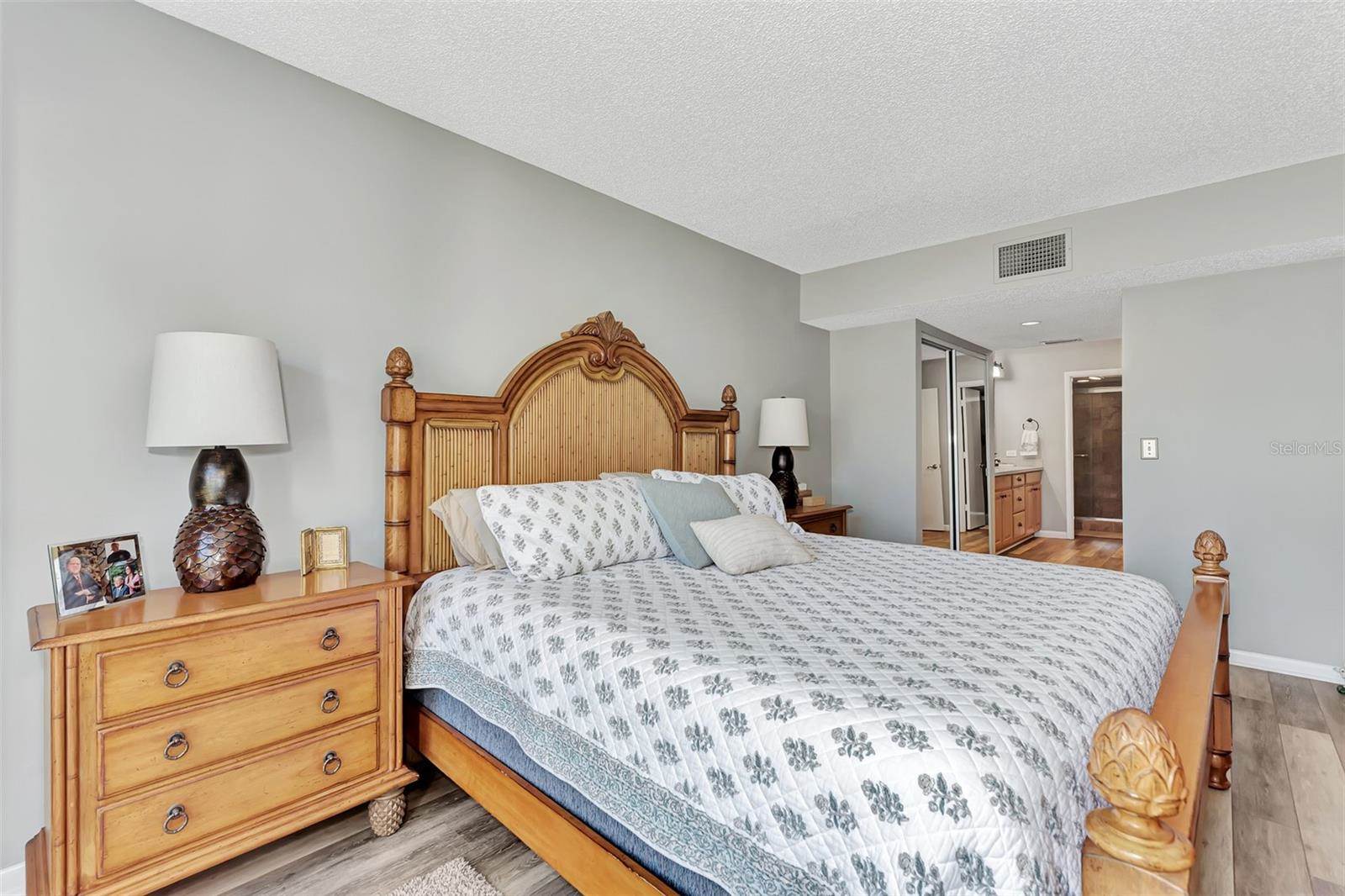 3141 Heatherwood Lane, Sarasota, FL 34235