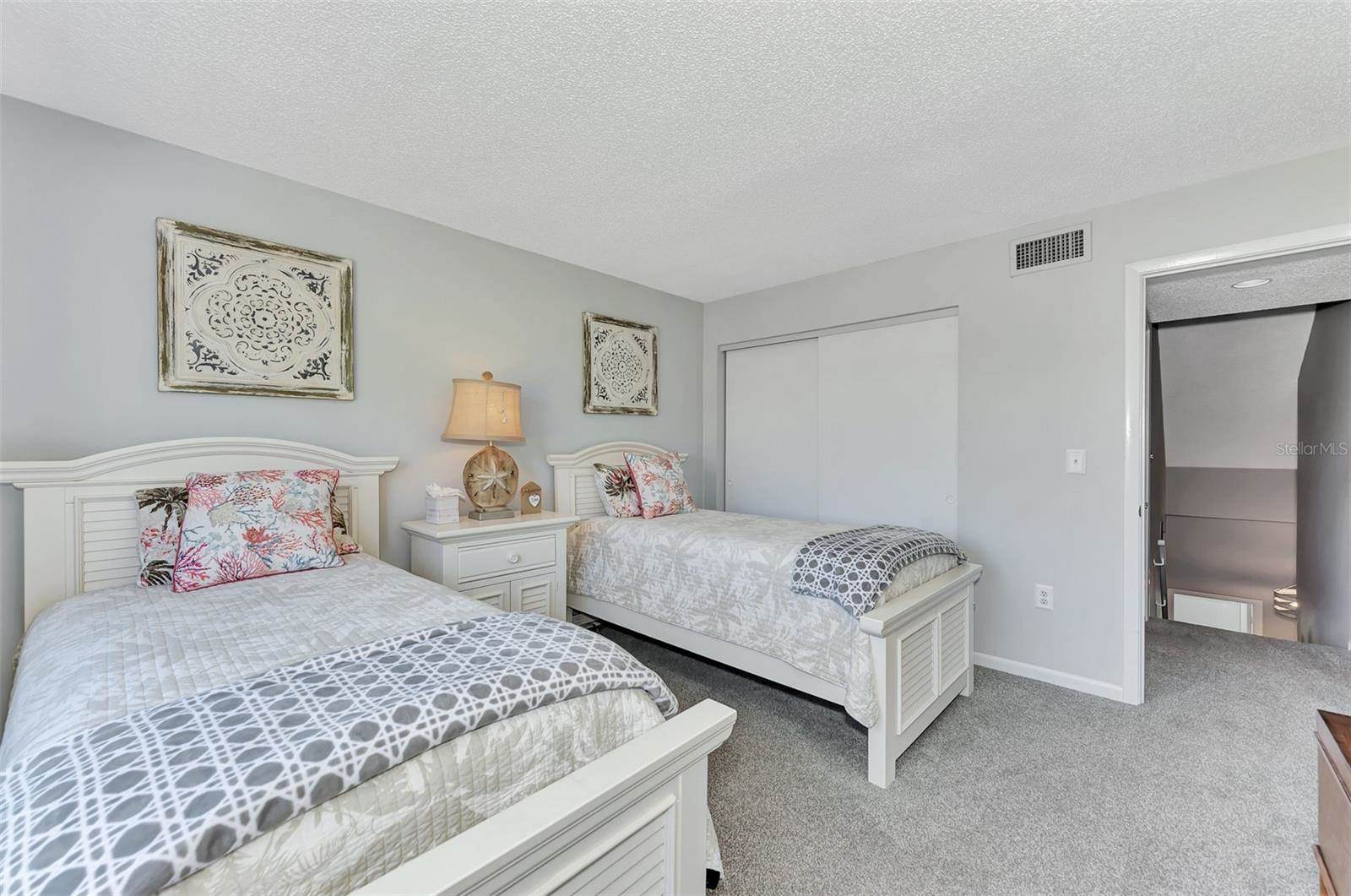 3141 Heatherwood Lane, Sarasota, FL 34235