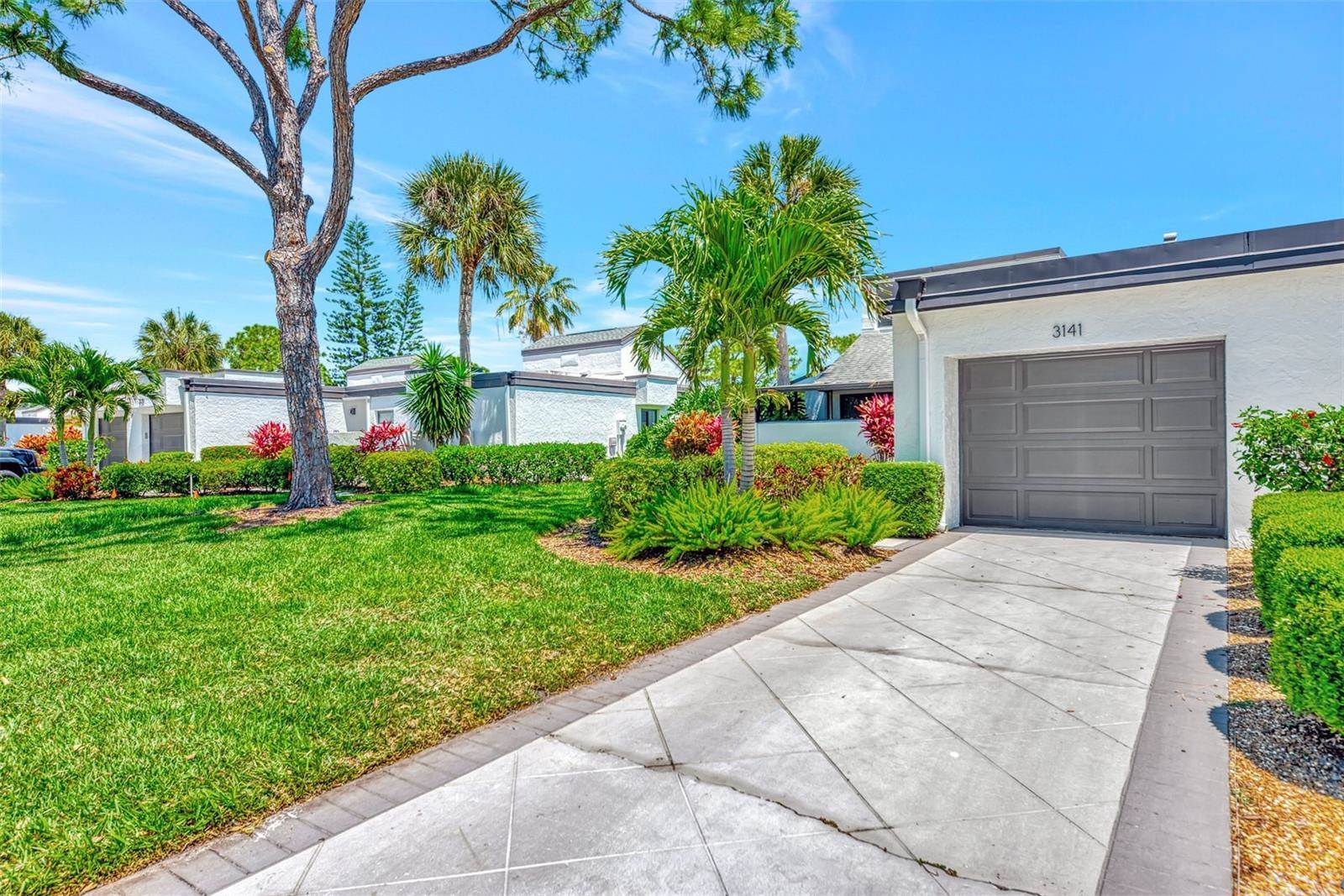 3141 Heatherwood Lane, Sarasota, FL 34235
