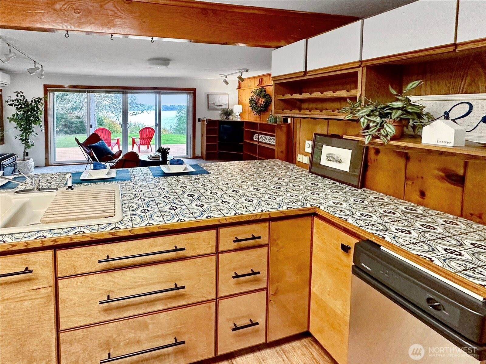 4403 Boston Harbor Road NE, Olympia, WA 98506