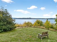 4403 Boston Harbor Road NE, Olympia, WA 98506