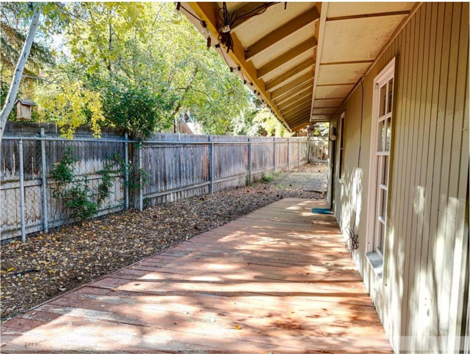 1843 SE Moorwood Court, Bend, OR 97702