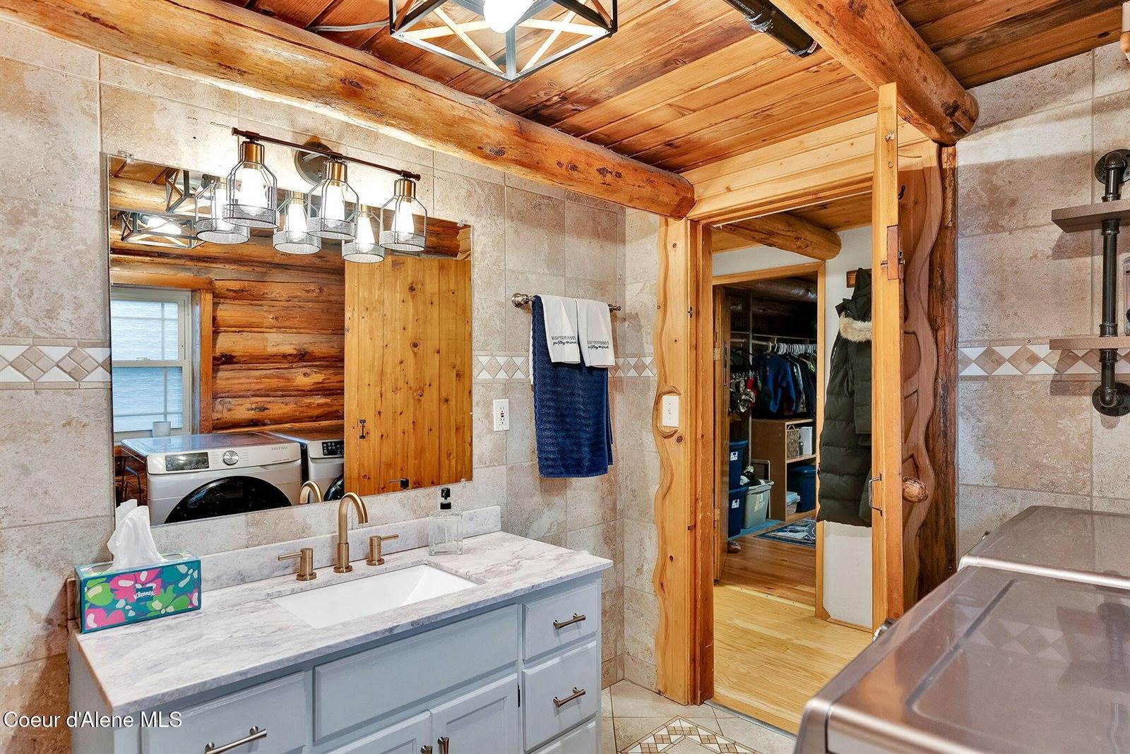 5077 West Nursery Ln, Spirit Lake, ID 83869