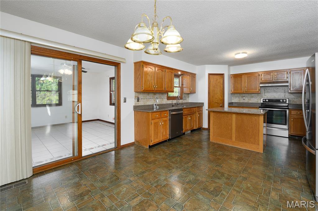 24265 Sprint Lane, Waynesville, MO 65583