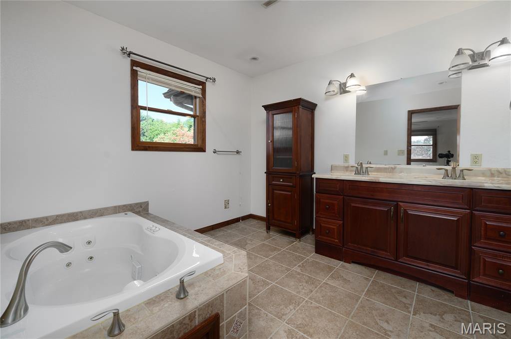 24265 Sprint Lane, Waynesville, MO 65583