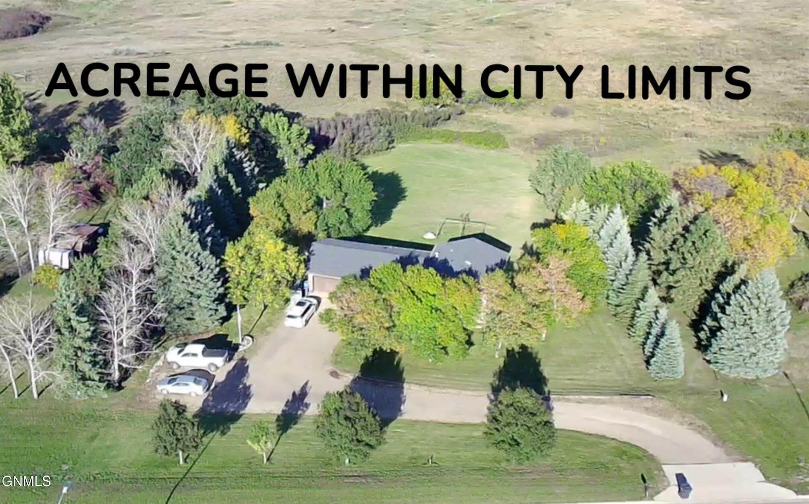 4204 Old Red Trail NW, Mandan, ND 58554