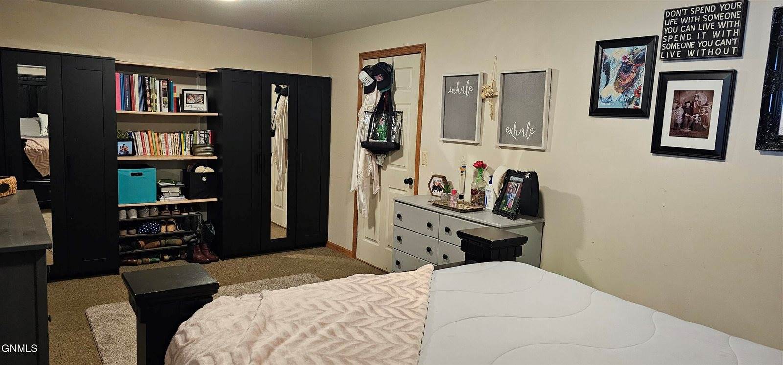 4204 Old Red Trail NW, Mandan, ND 58554