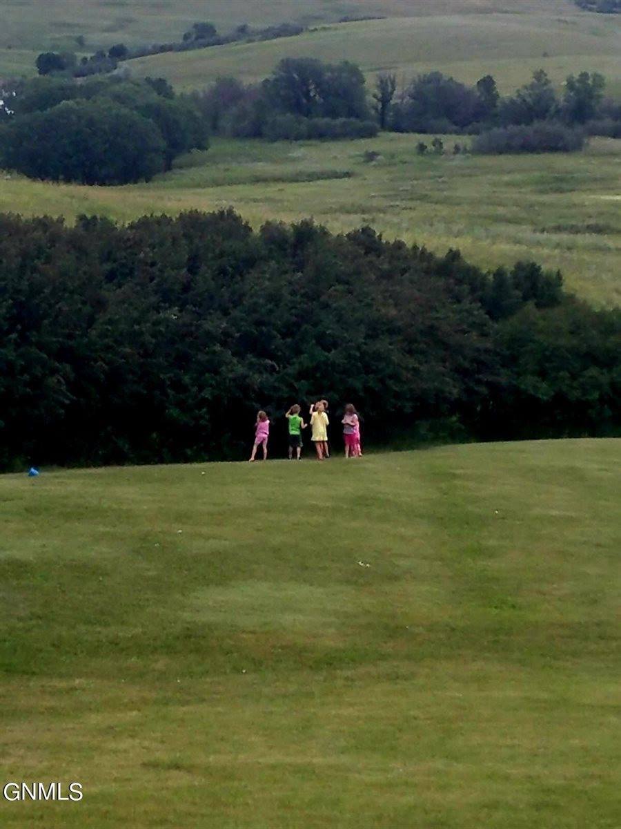 4204 Old Red Trail NW, Mandan, ND 58554