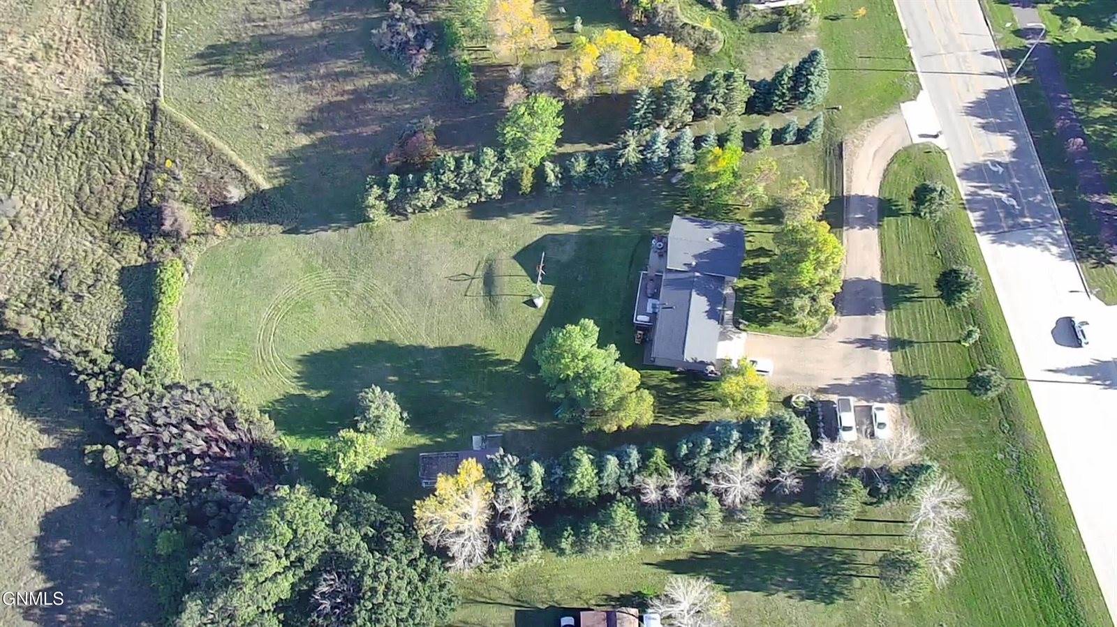 4204 Old Red Trail NW, Mandan, ND 58554