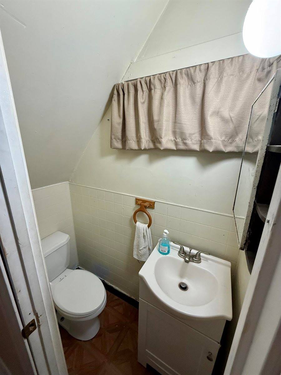 387 Broadway, Bangor, ME 04401