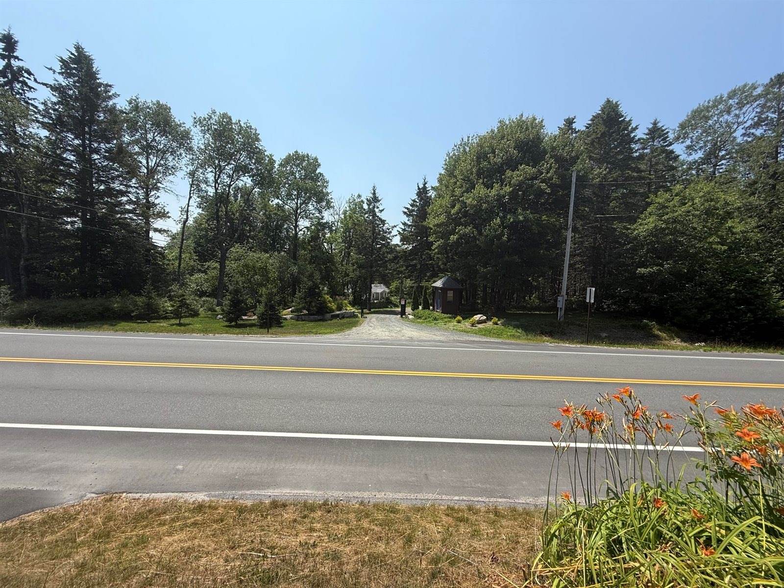 1916 US-1, Sullivan, ME 04664