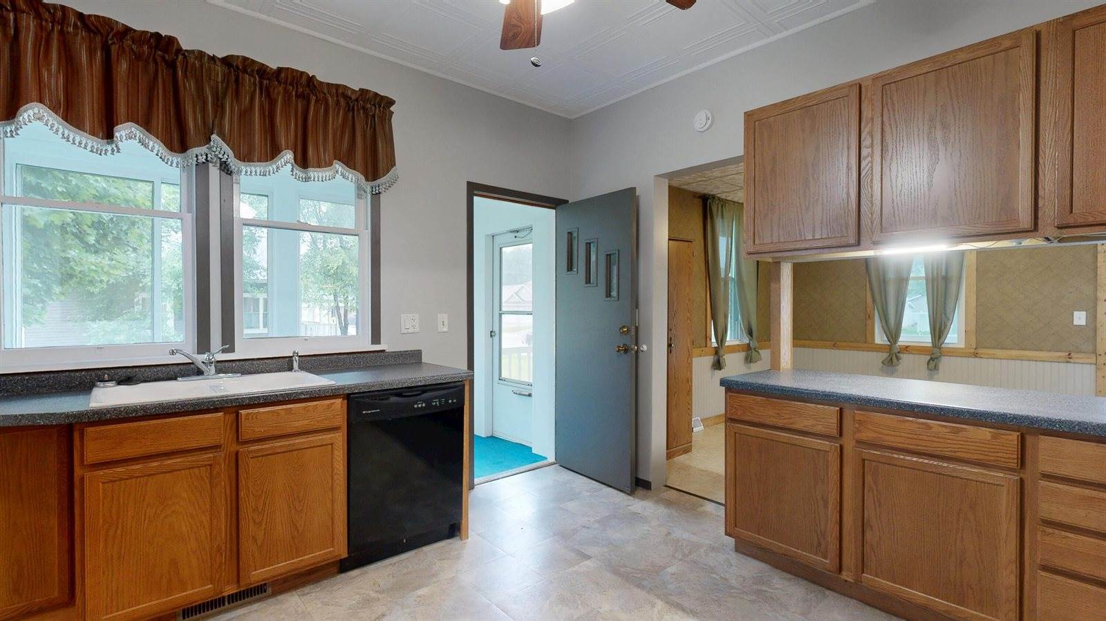 412 2nd Ave East, Holmen, WI 54636