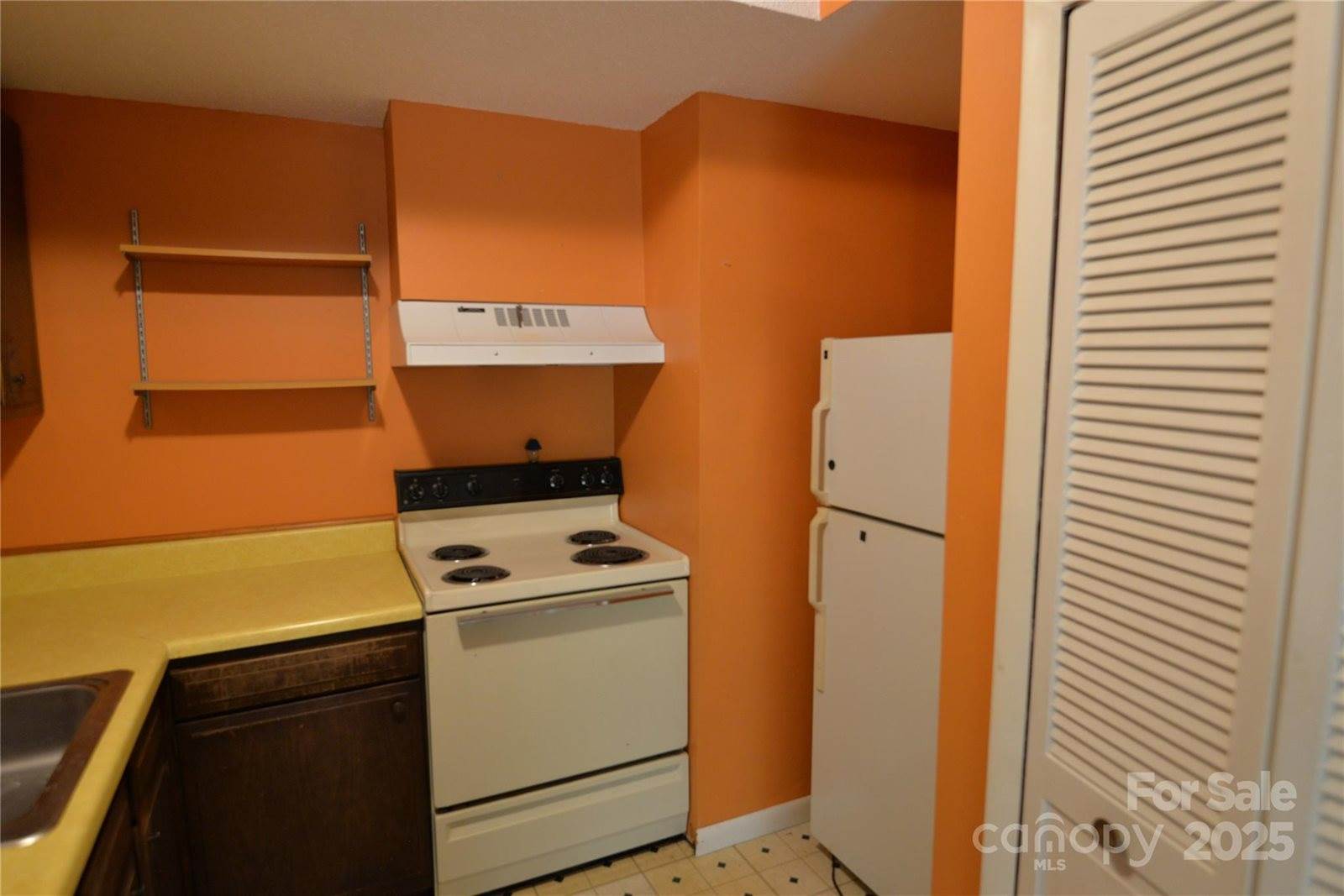 106 Jeanie Avenue, Black Mountain, NC 28711