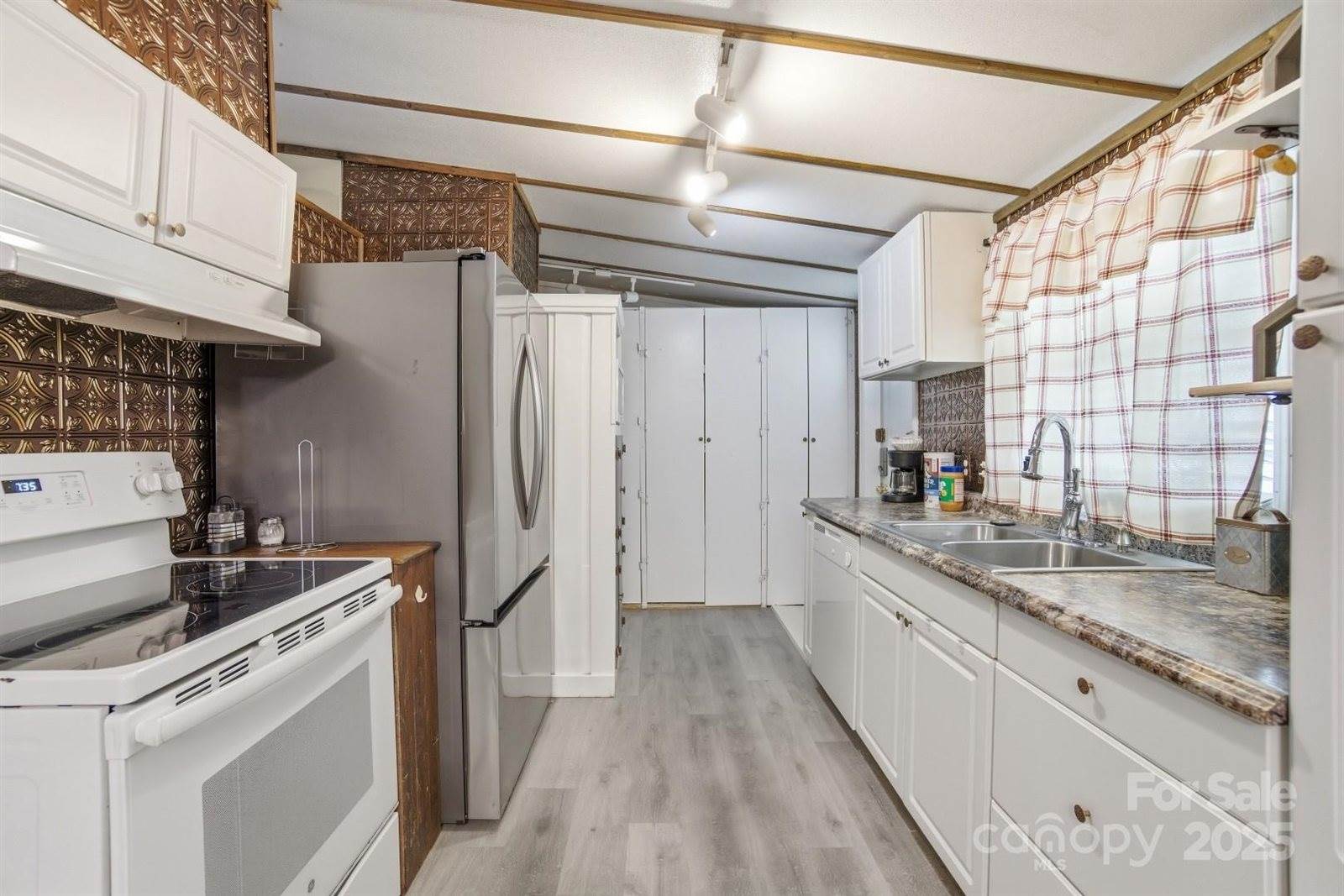 63 Raleigh Lane, Hot Springs, NC 28743