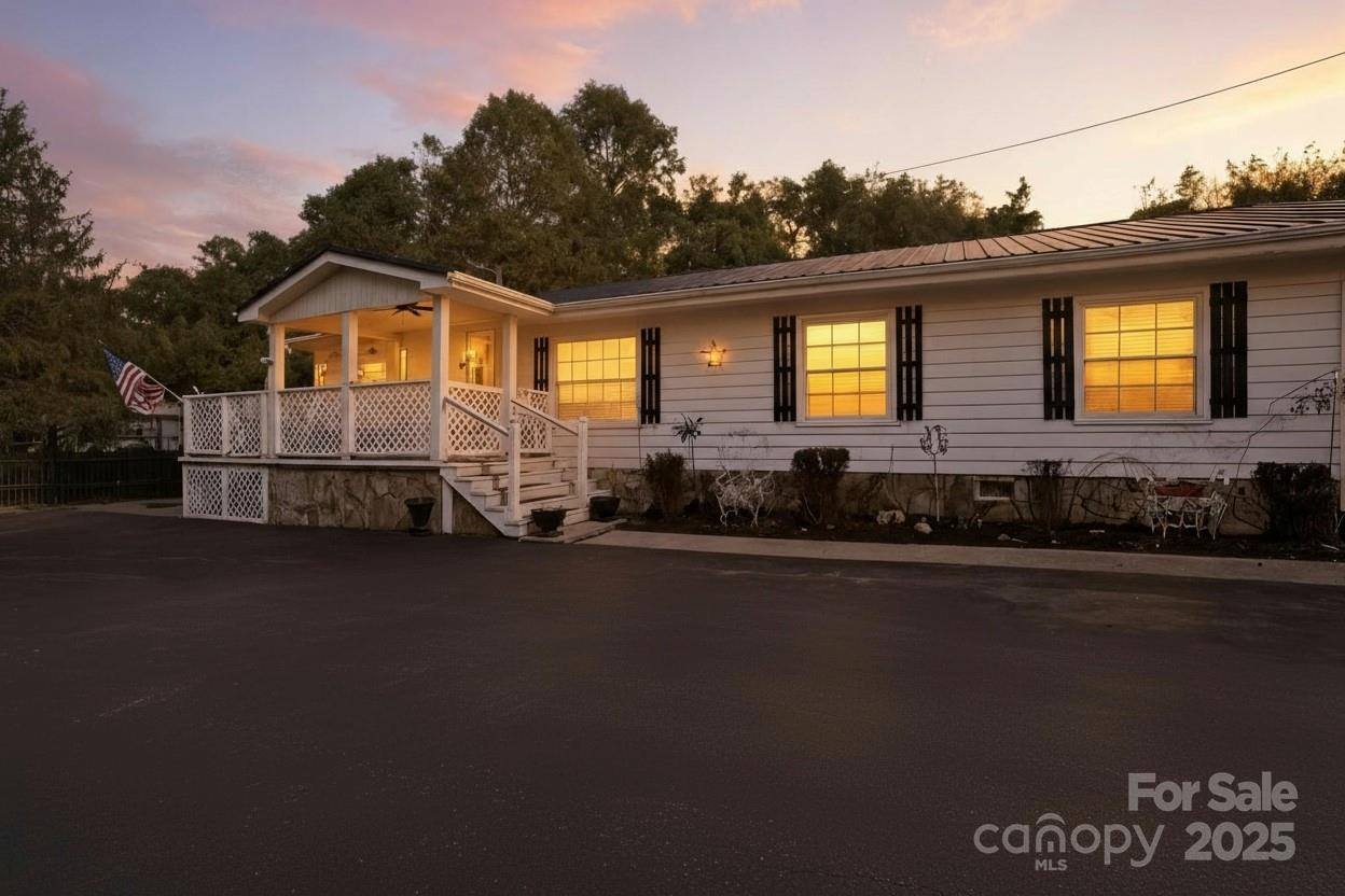 63 Raleigh Lane, Hot Springs, NC 28743