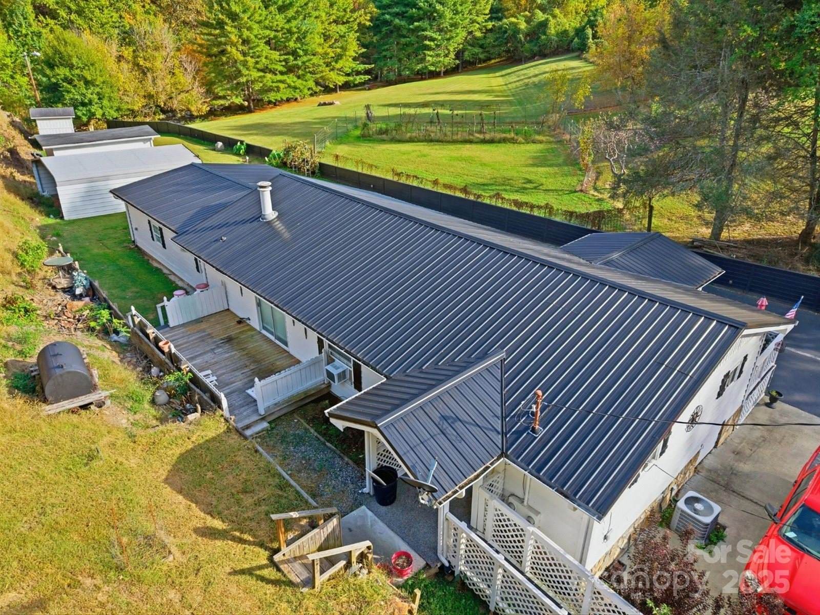 63 Raleigh Lane, Hot Springs, NC 28743