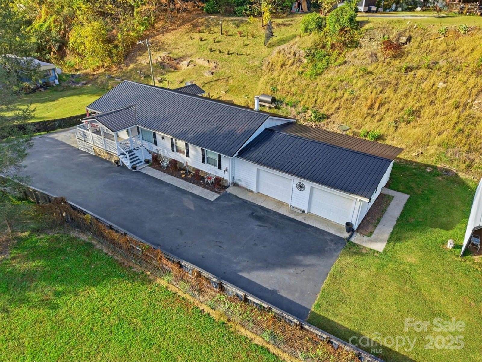 63 Raleigh Lane, Hot Springs, NC 28743