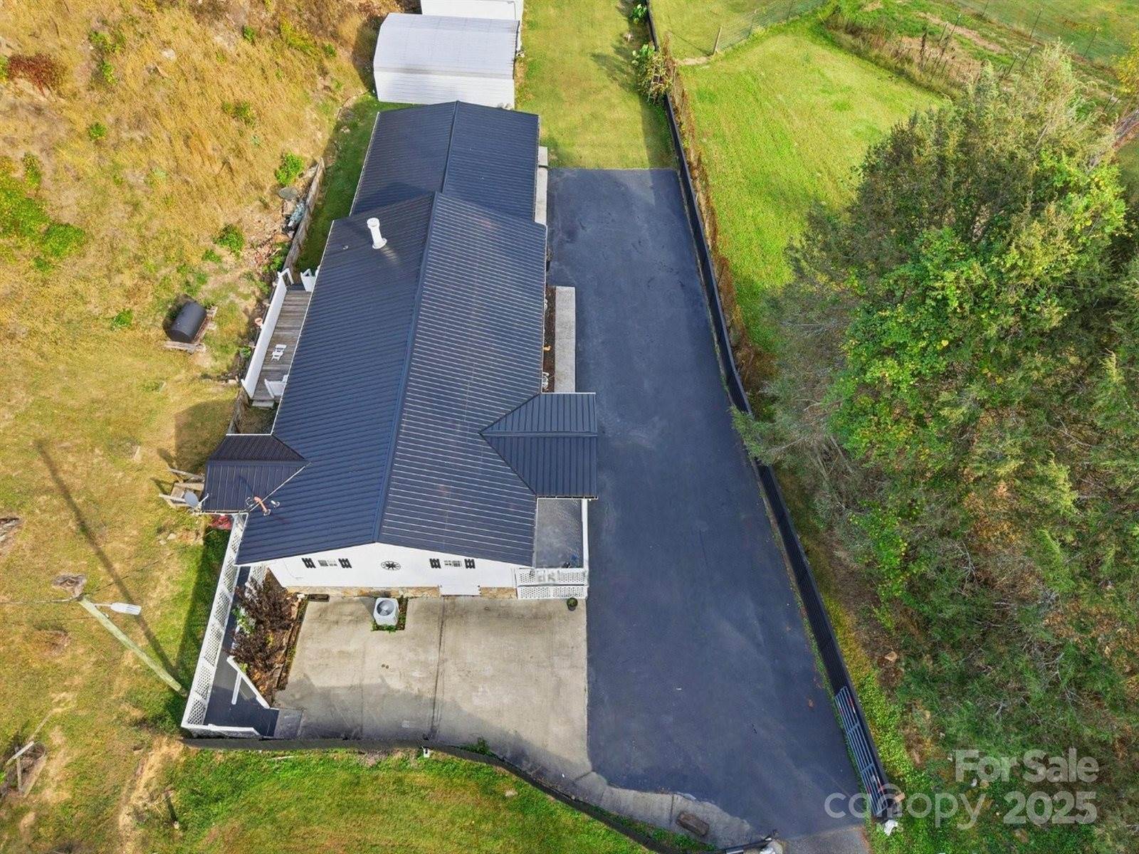 63 Raleigh Lane, Hot Springs, NC 28743