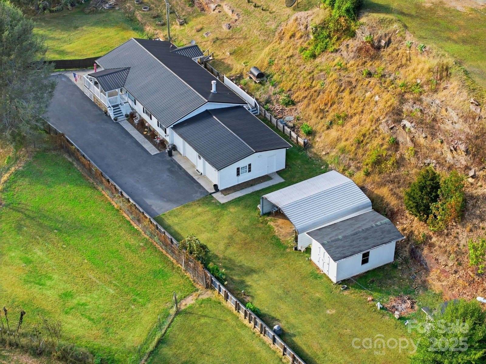 63 Raleigh Lane, Hot Springs, NC 28743