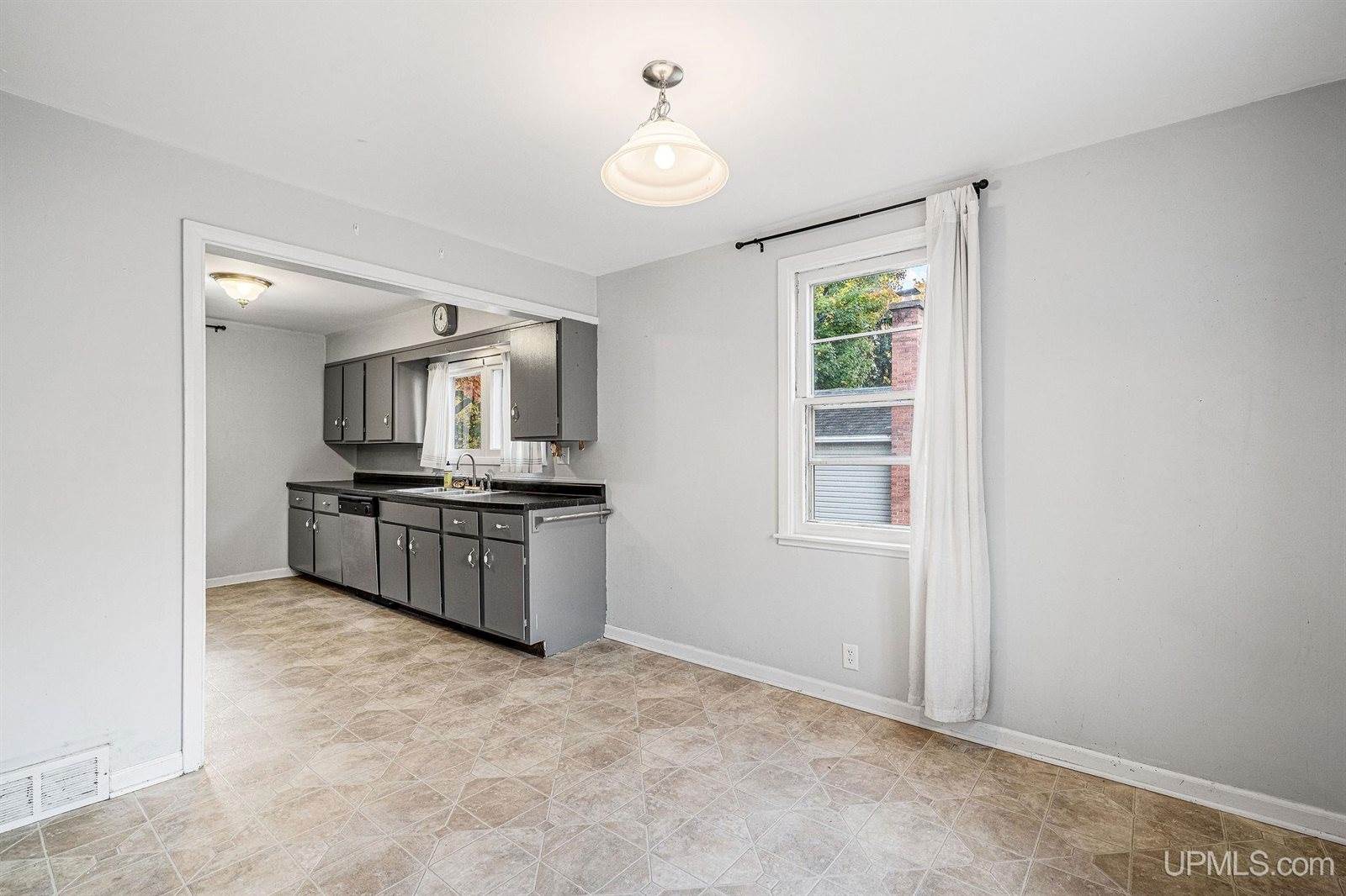 1612 Gray Street, Marquette, MI 49855