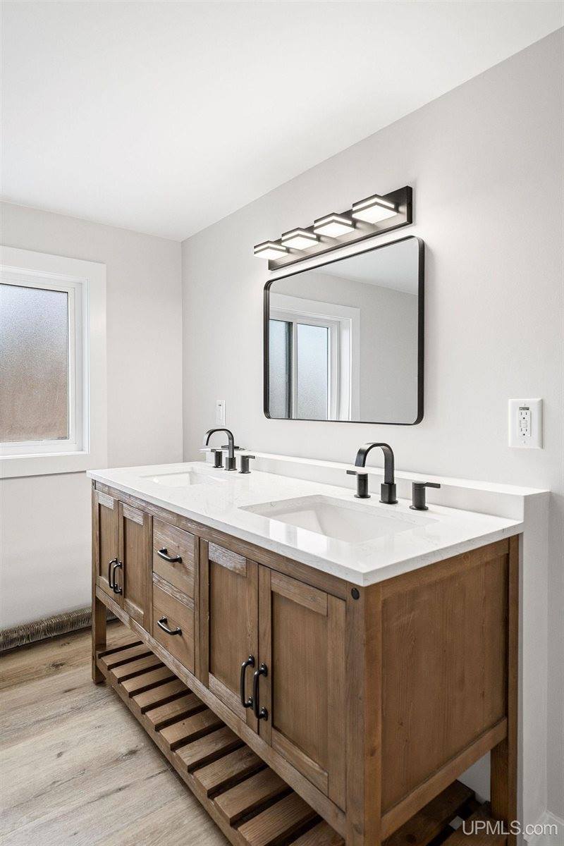 215 Hazel Street, Ishpeming, MI 49849