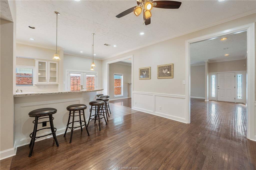 1205 Brook Hollow Drive, Bryan, TX 77802