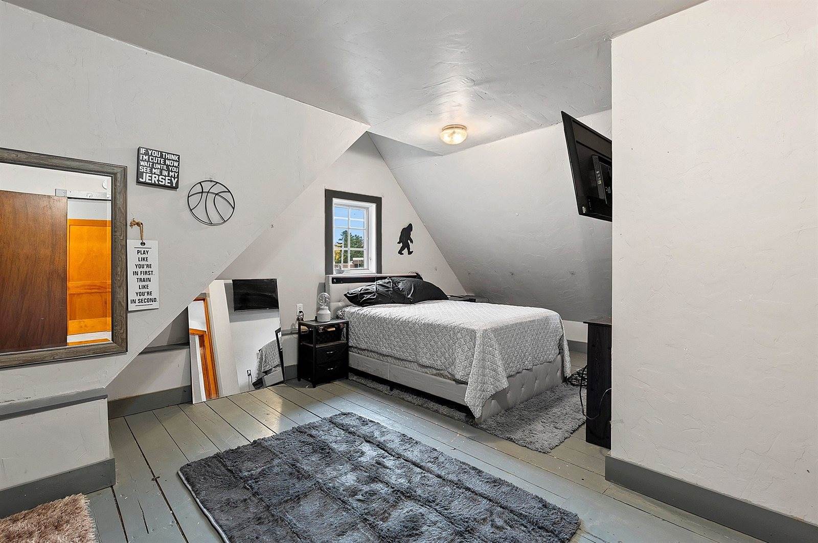 702 Mira Avenue, Crivitz, WI 54114