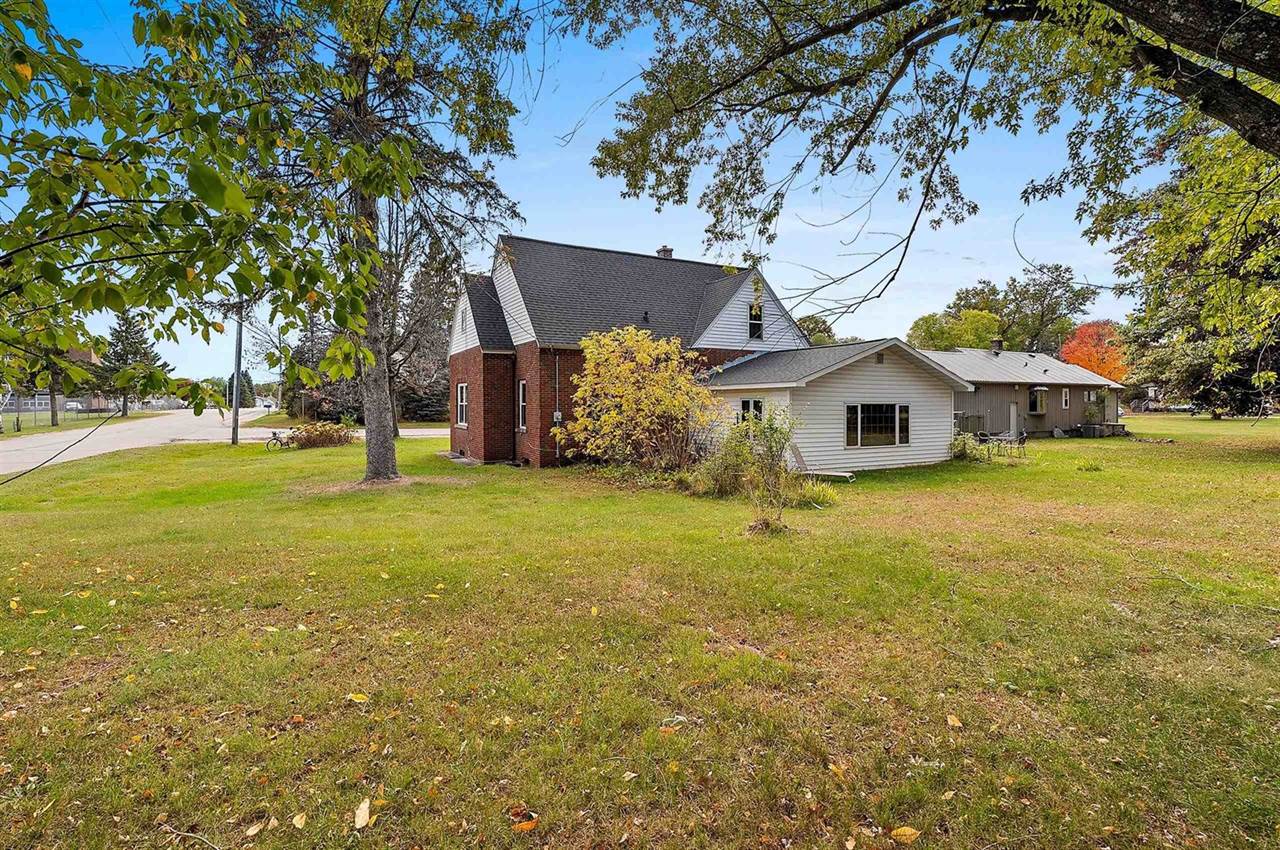 702 Mira Avenue, Crivitz, WI 54114