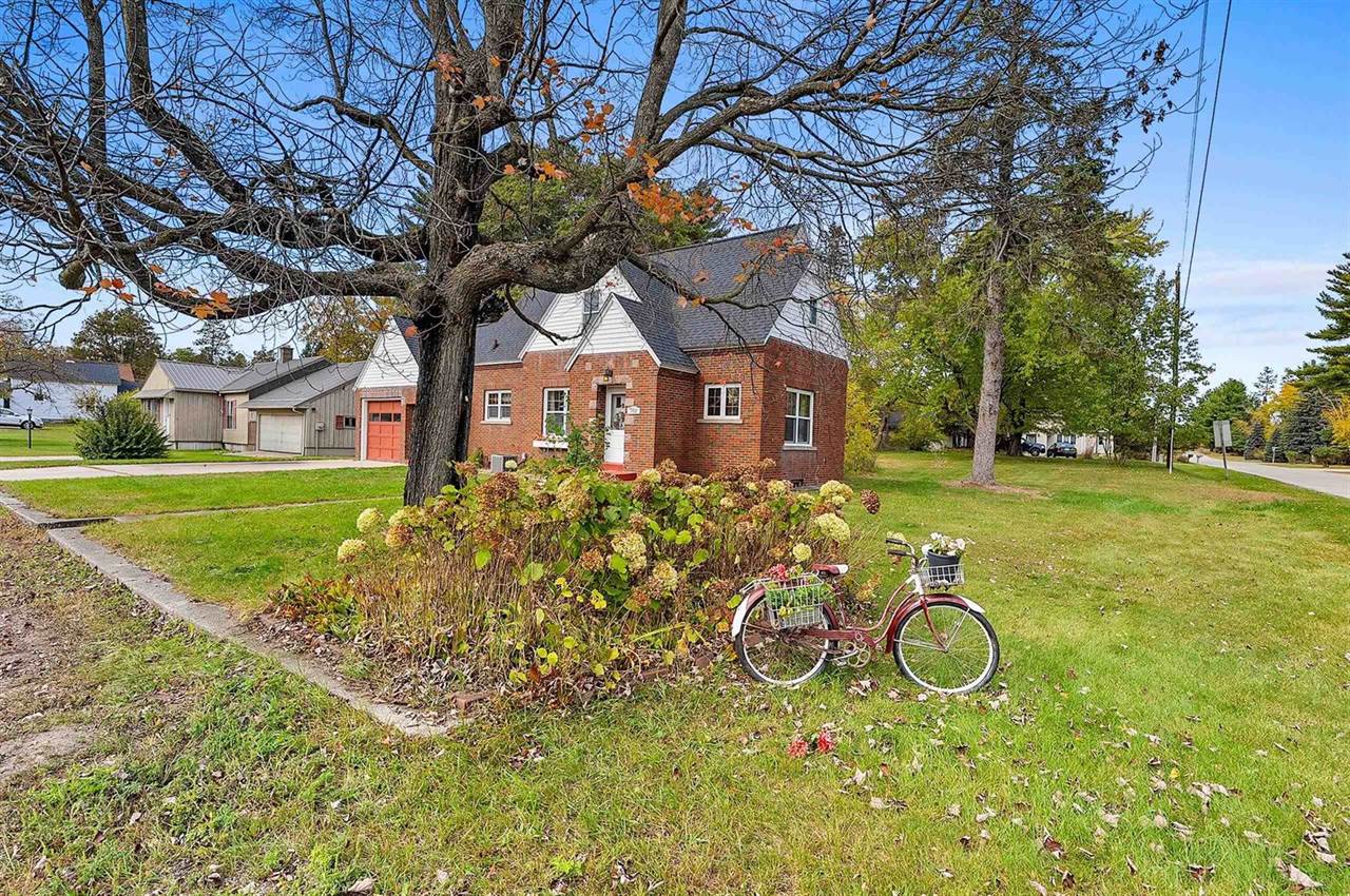 702 Mira Avenue, Crivitz, WI 54114