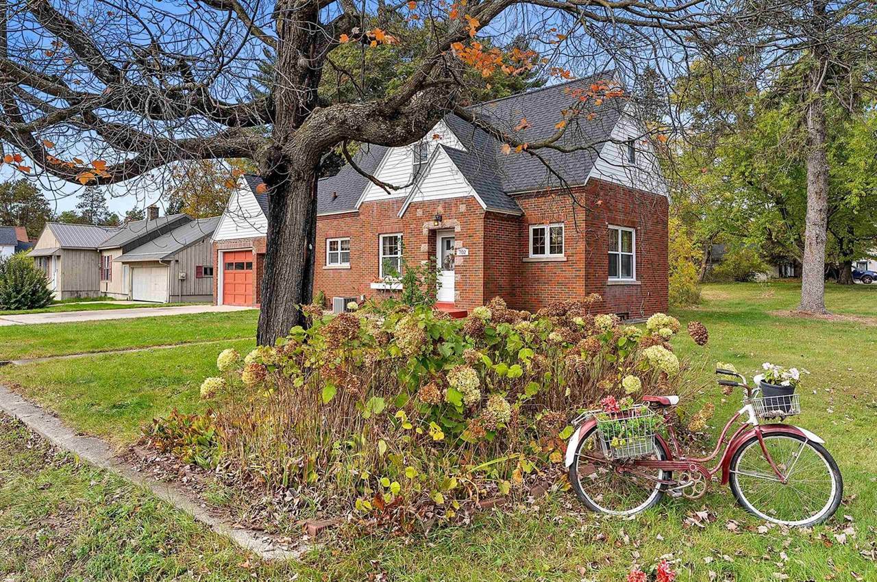 702 Mira Avenue, Crivitz, WI 54114