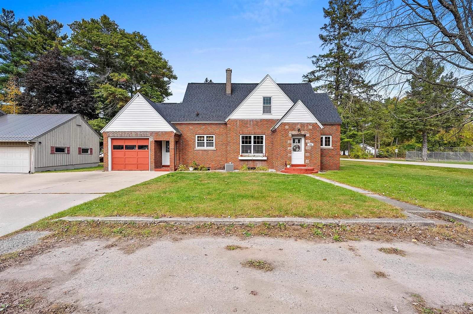 702 Mira Avenue, Crivitz, WI 54114