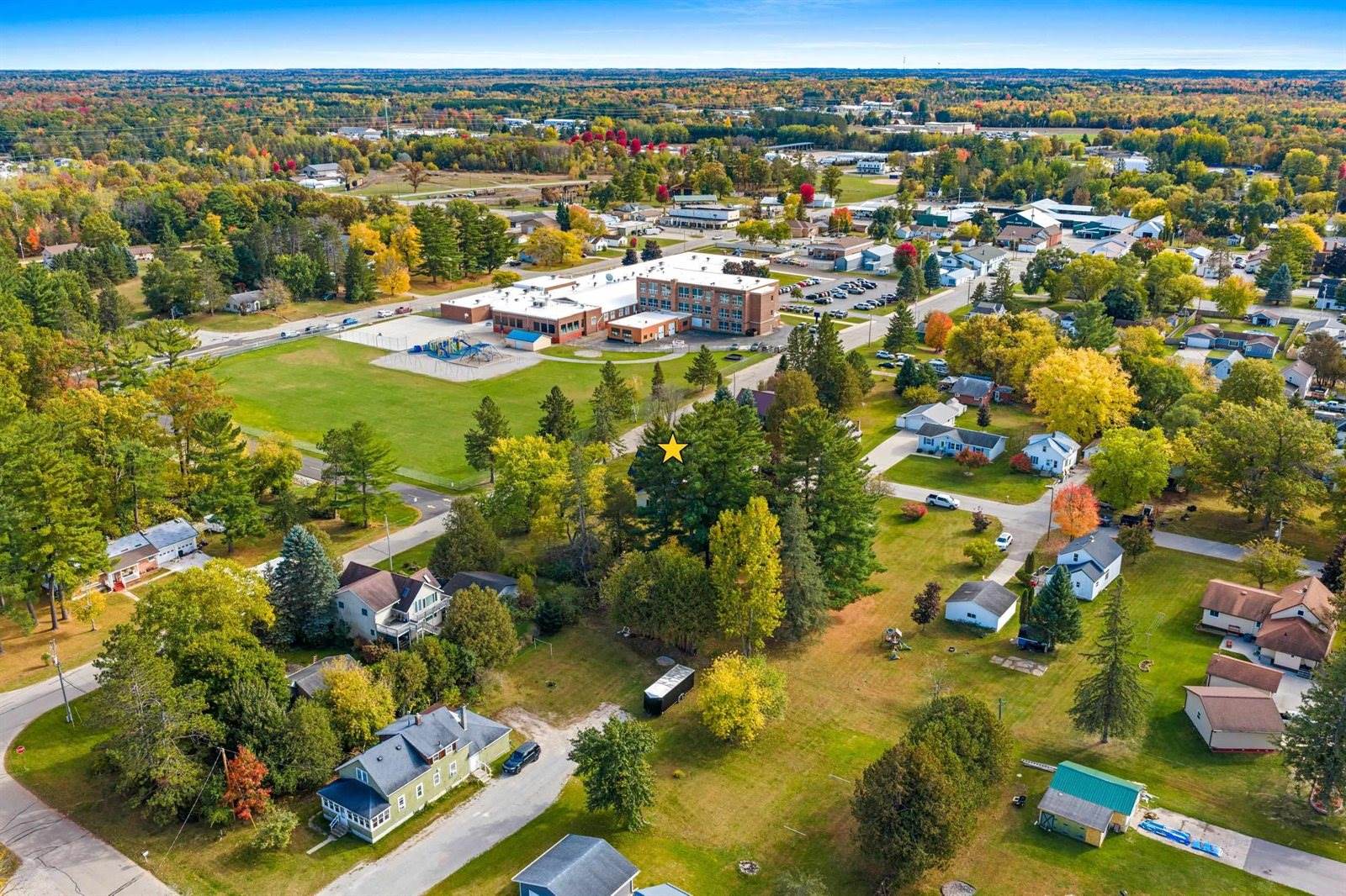 702 Mira Avenue, Crivitz, WI 54114