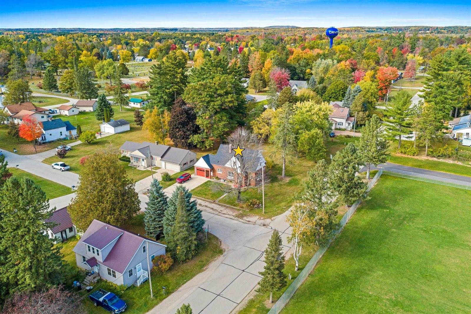 702 Mira Avenue, Crivitz, WI 54114