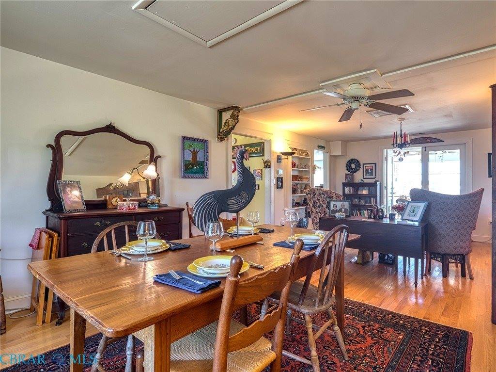 9078 Stump Point Road, Hayes, VA 23072