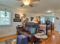 9078 Stump Point Road, Hayes, VA 23072