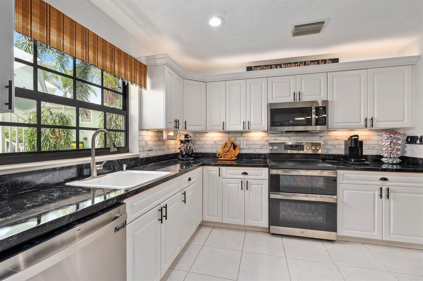 2186 SE Wild Meadow Circle, Port Saint Lucie, FL 34952