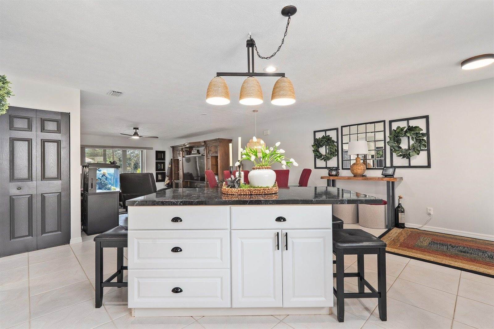 2186 SE Wild Meadow Circle, Port Saint Lucie, FL 34952