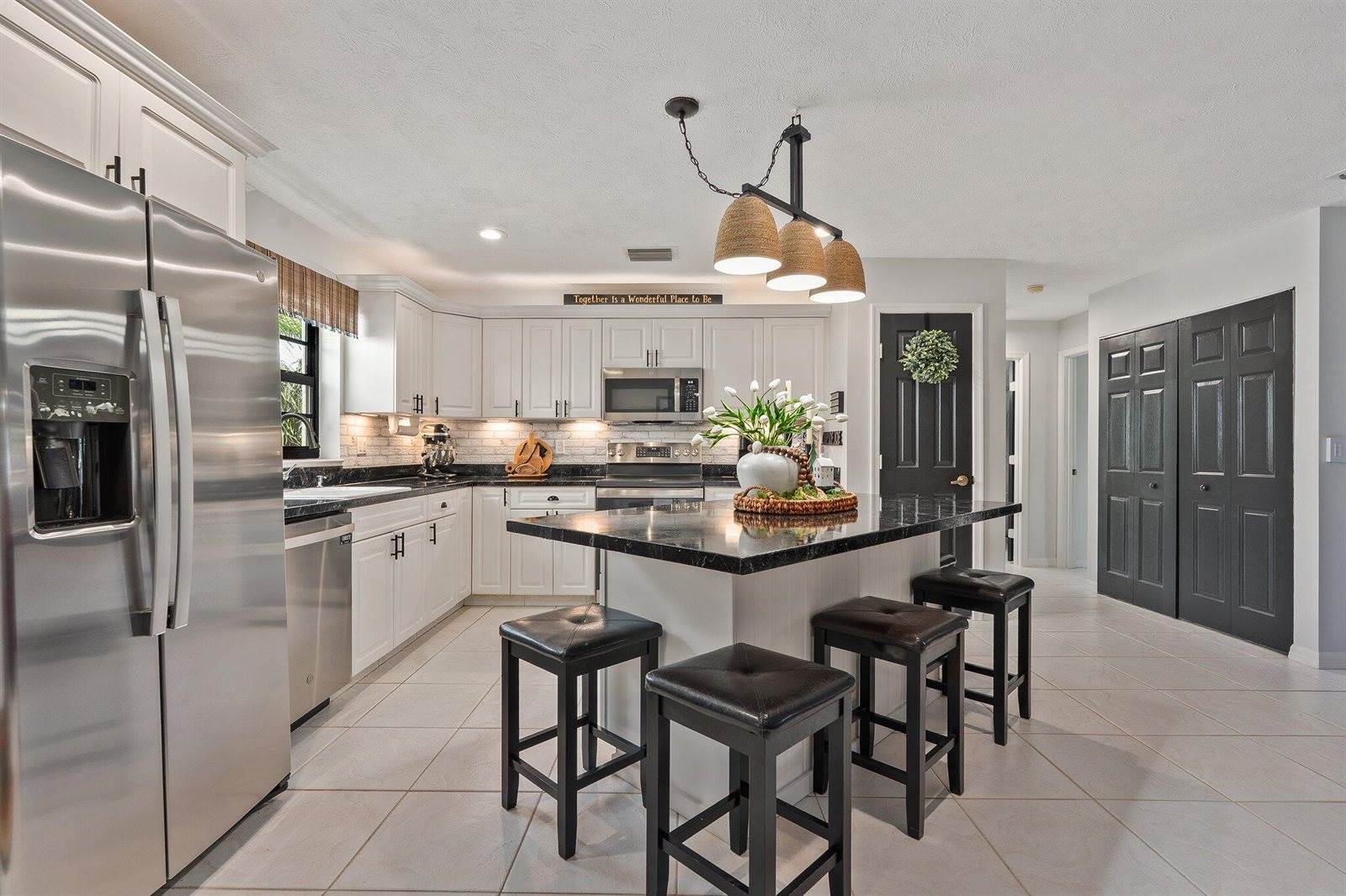 2186 SE Wild Meadow Circle, Port Saint Lucie, FL 34952