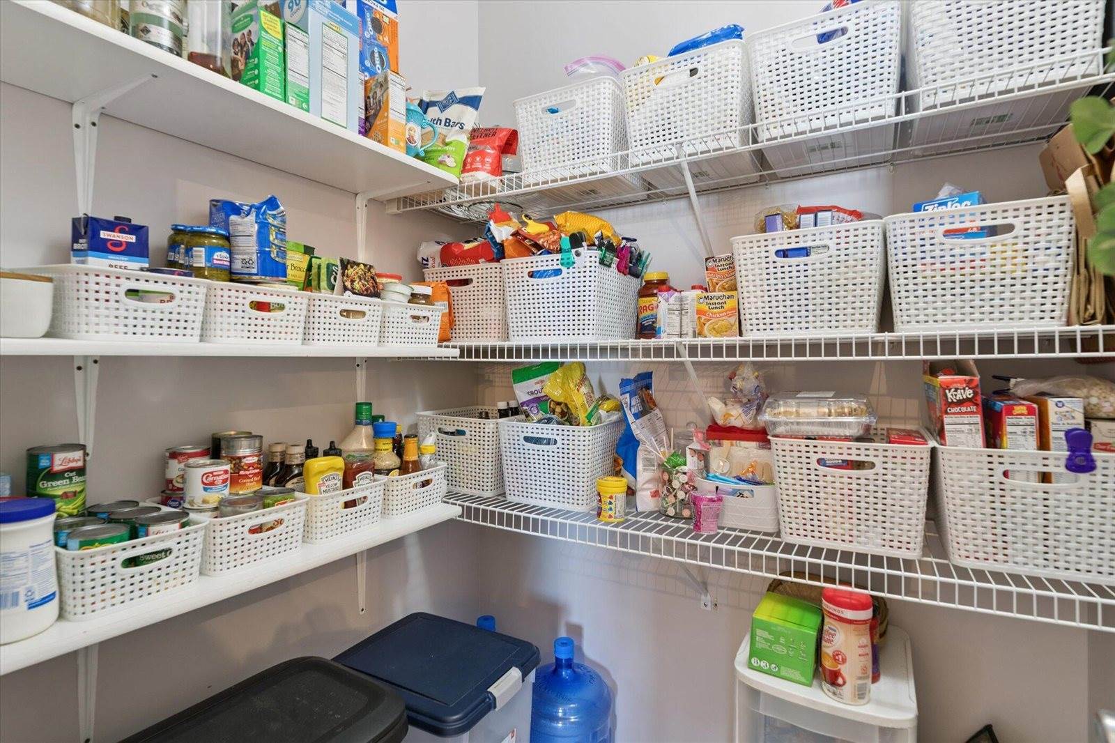 6971 Annandale Drive, Kalamazoo, MI 49009