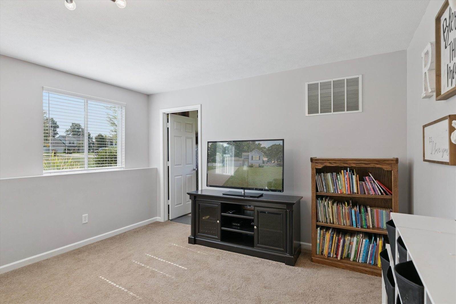 6971 Annandale Drive, Kalamazoo, MI 49009