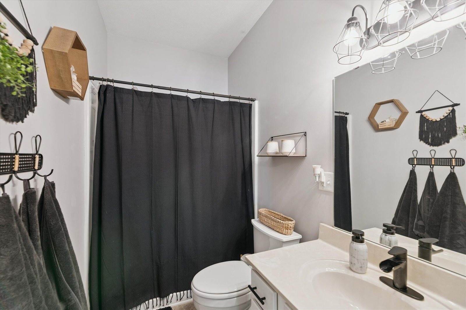 6971 Annandale Drive, Kalamazoo, MI 49009