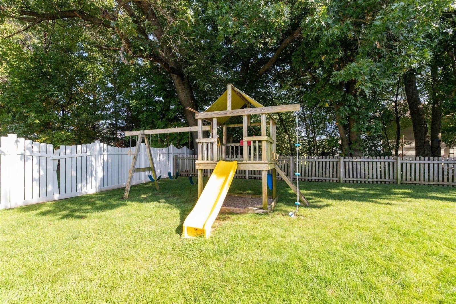 6971 Annandale Drive, Kalamazoo, MI 49009