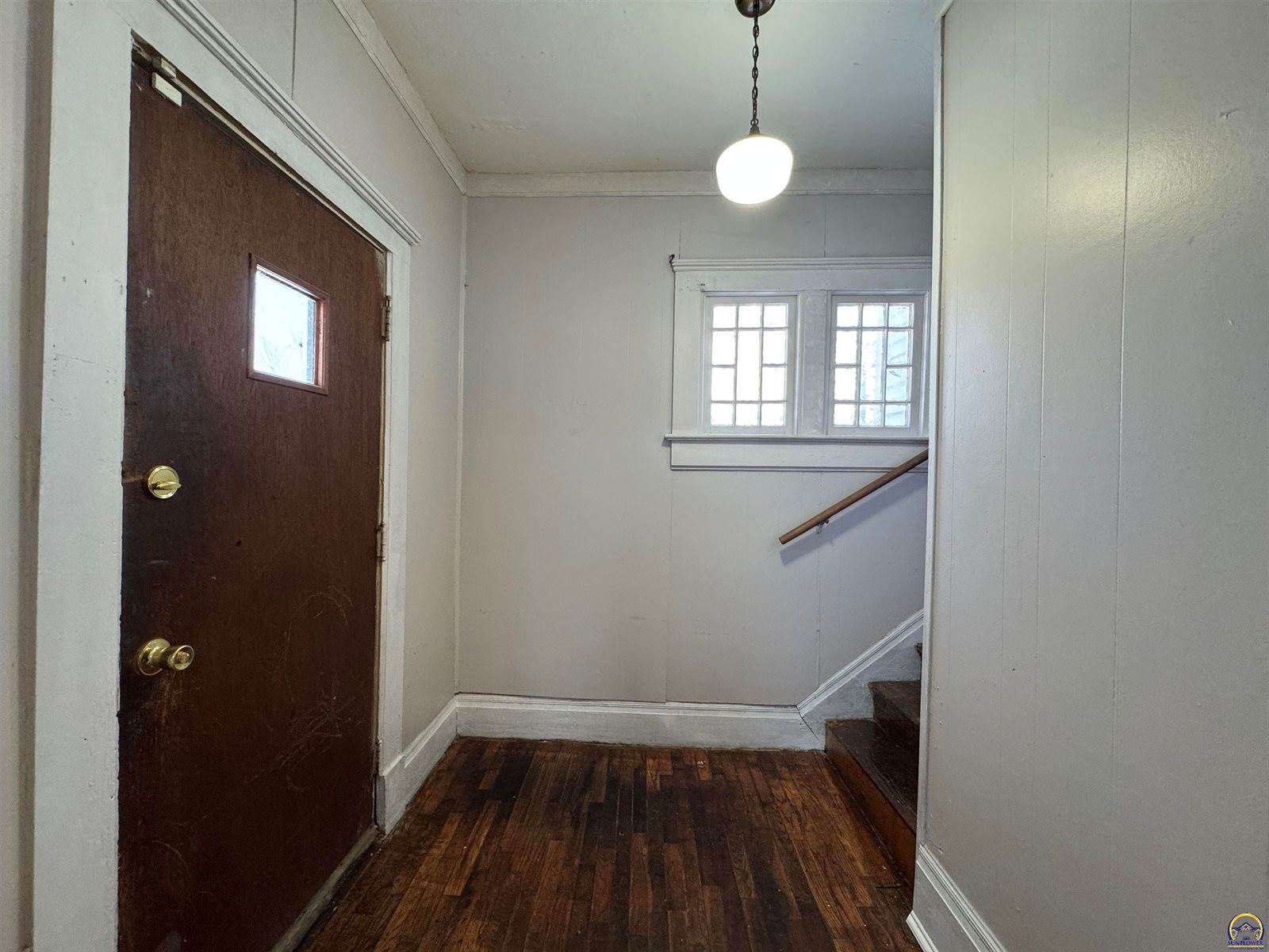 1532 SW Western AVE, Topeka, KS 66604