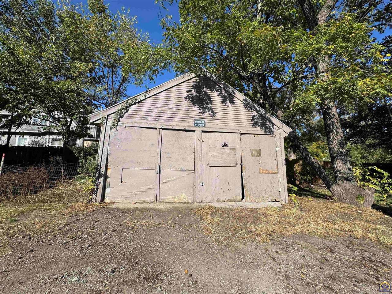 1532 SW Western AVE, Topeka, KS 66604