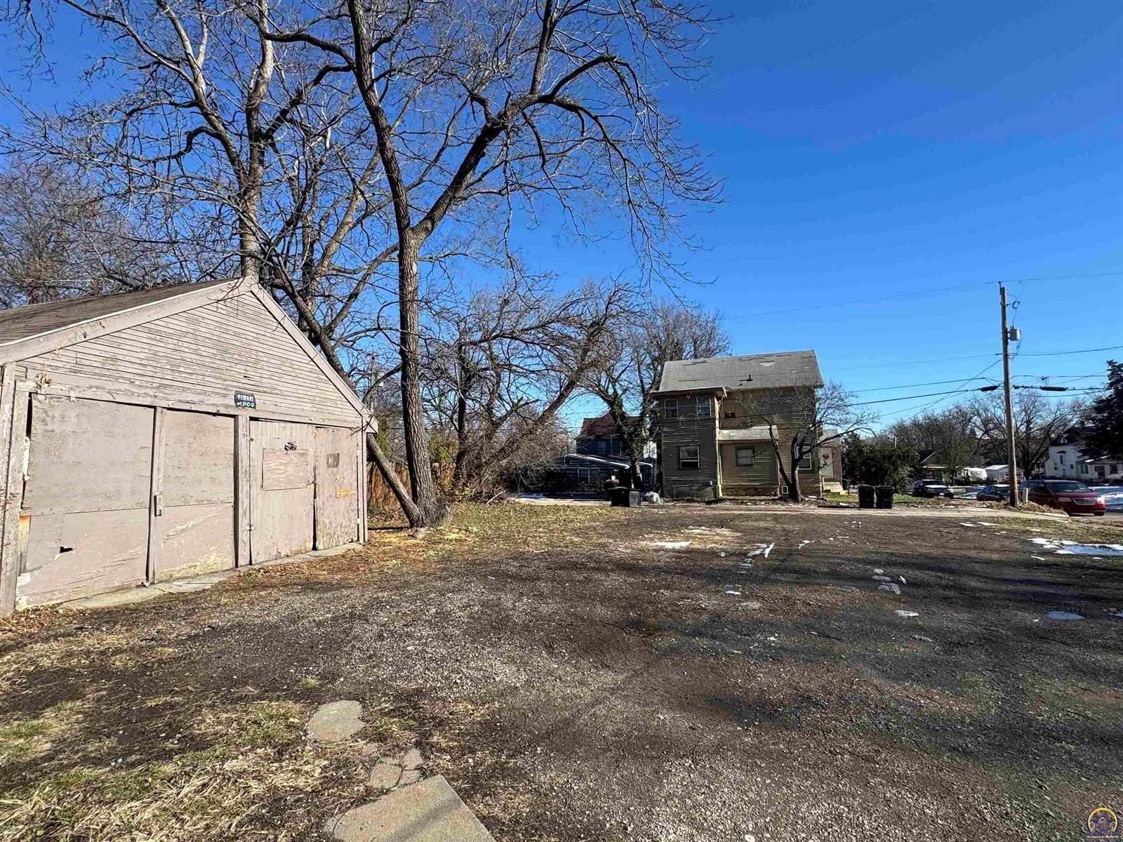 1532 SW Western AVE, Topeka, KS 66604