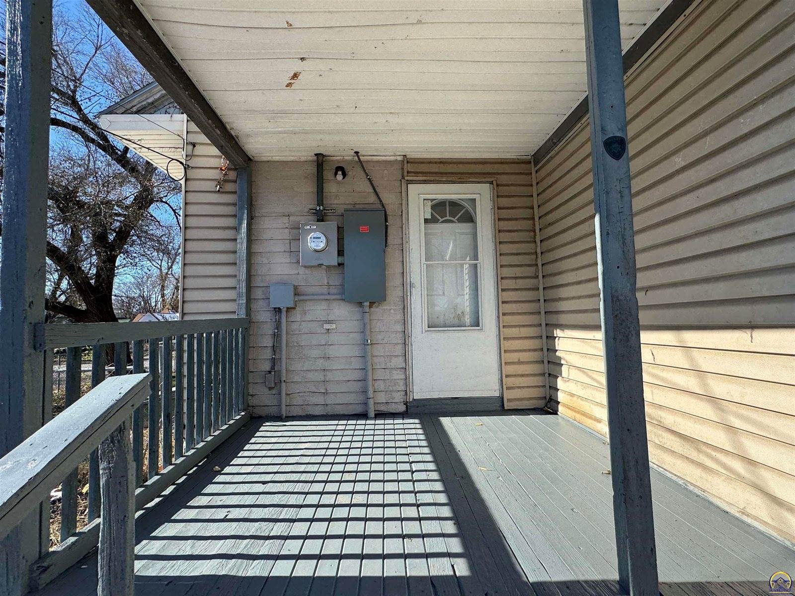 1532 SW Western AVE, Topeka, KS 66604