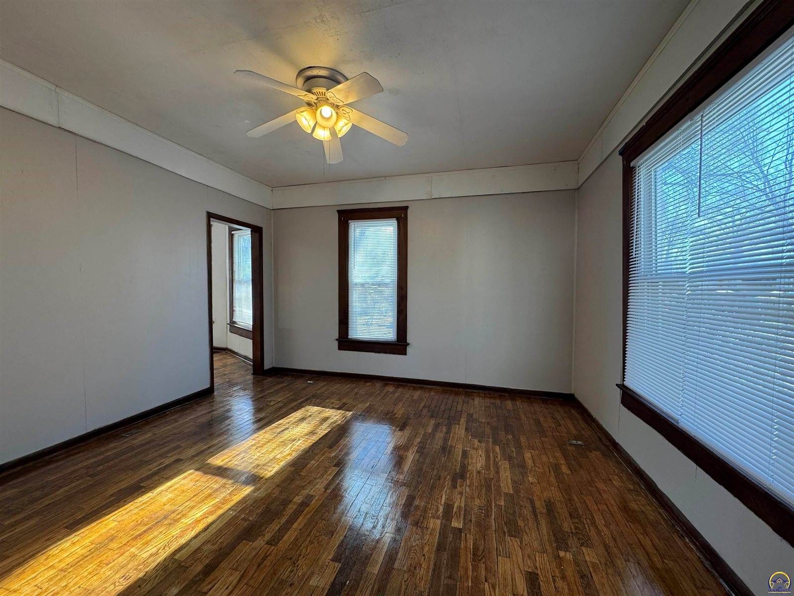 1532 SW Western AVE, Topeka, KS 66604